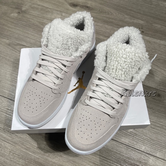 Air Jordan 1 Low Sherpa Fleece Women’s - Picture 4 of 10